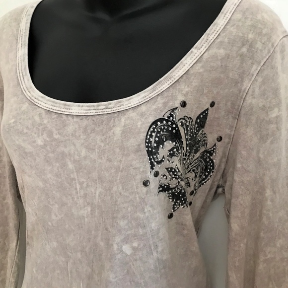 T PARTY Grey Long Sleeved Shirt w/Fleur d'Lis & RS - Picture 3 of 7